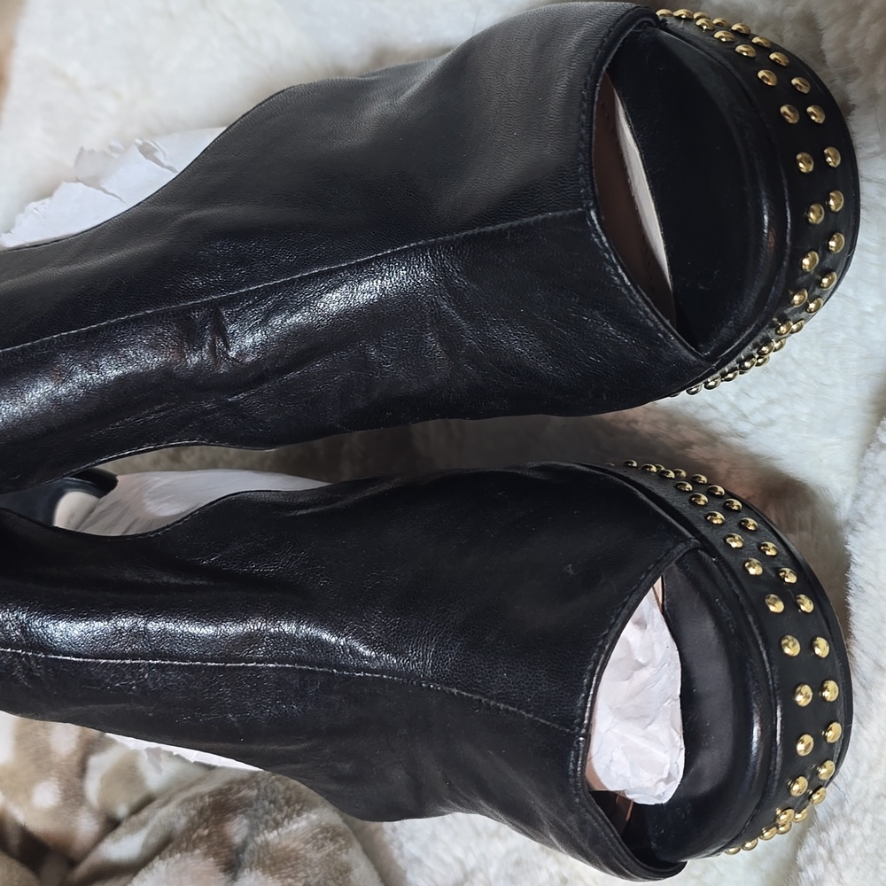 Vince Camuto Waylin3 Studded Platforms - Picture 4 of 11